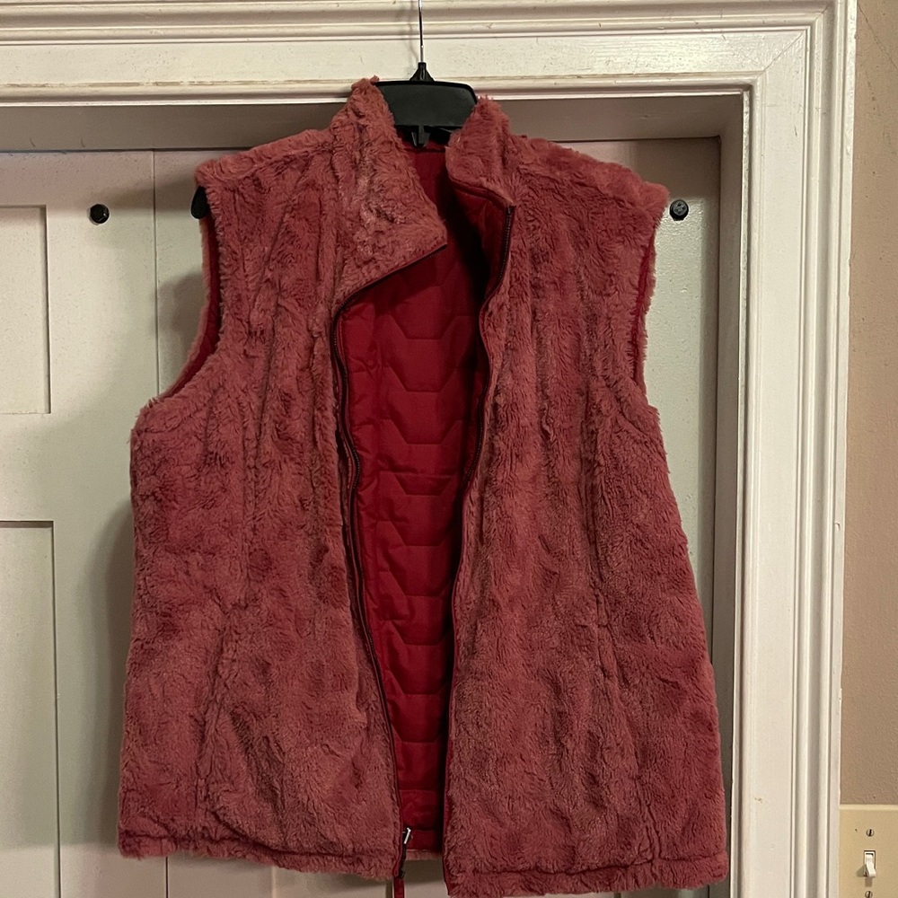 Free Country Plush Red Women's Vest - REVERSIBLE